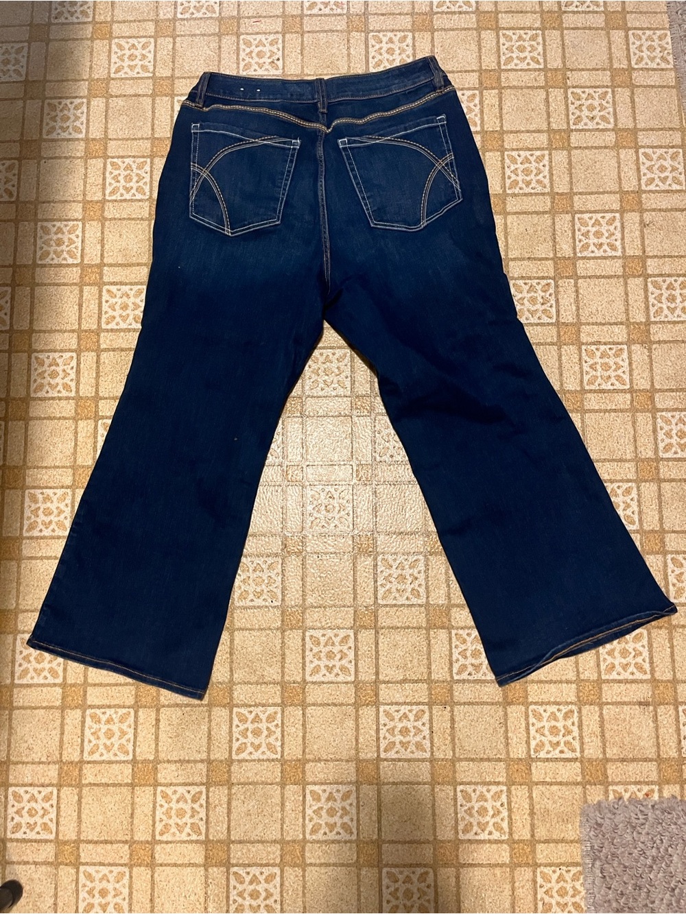 Lane Bryant dark Wash Women’s stretch Bootcut Jeans size 18P fancy stitching - Picture 2 of 11